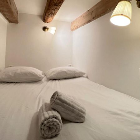 Le Nid Douillet - Vieux Port Apartment Марсилия Екстериор снимка